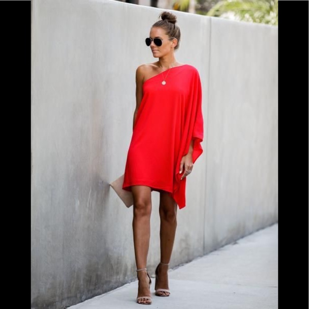 VICI side to side one shoulder statement dress. Size small. Red.